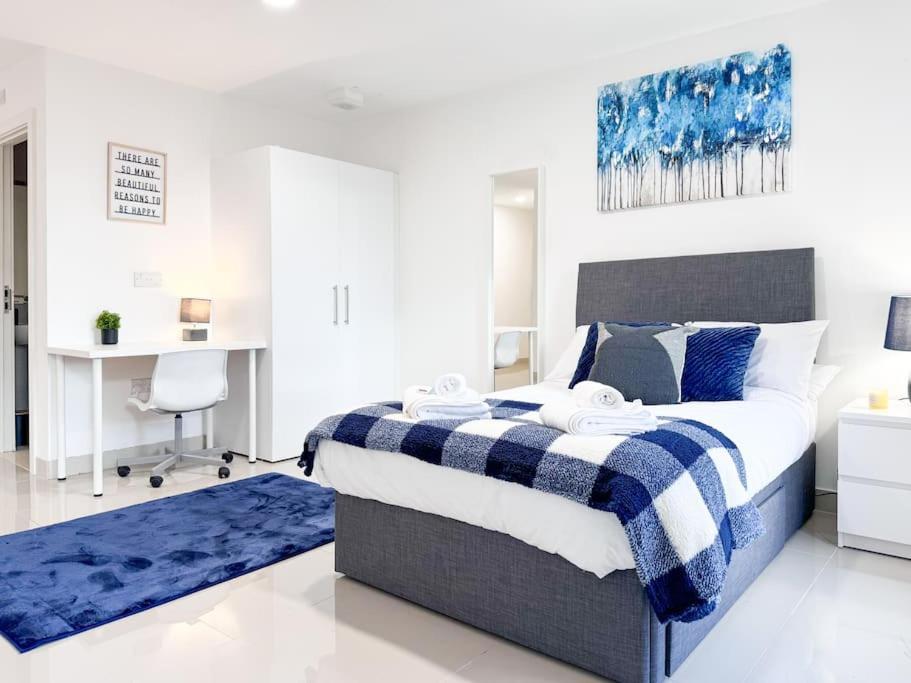 3 Bedroom Apt By Threethreethreesproperty Short Lets & Serviced Accommodation Leeds With Wi-Fi & Parking المظهر الخارجي الصورة