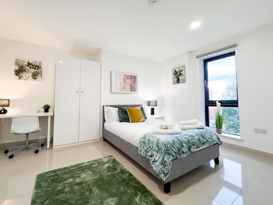 3 Bedroom Apt By Threethreethreesproperty Short Lets & Serviced Accommodation Leeds With Wi-Fi & Parking المظهر الخارجي الصورة